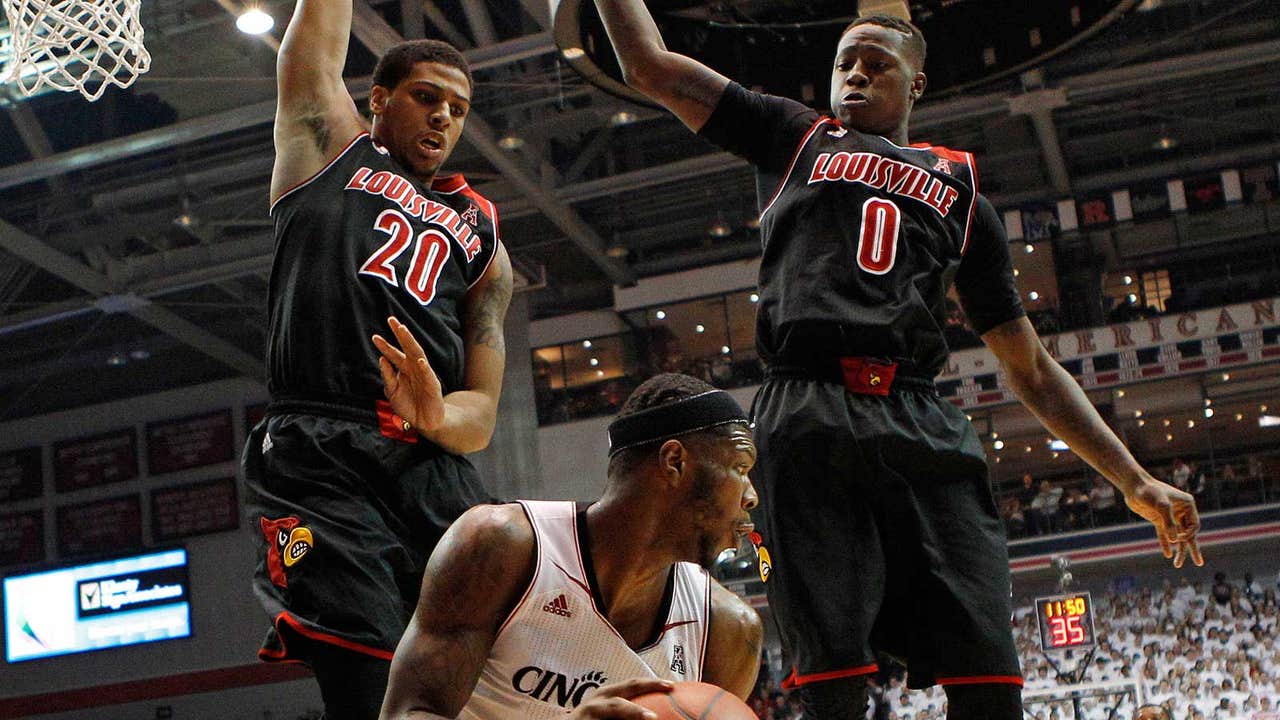 No. 11 Louisville beats No. 7 Cincinnati 58-57